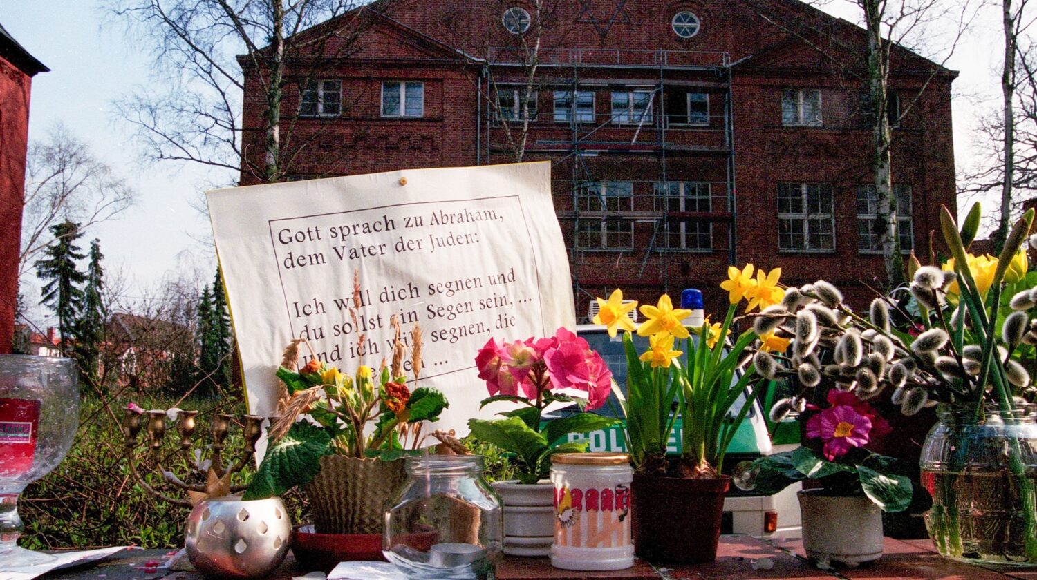 30 Jahre Brandanschlag auf die Lübecker Synagoge Gedenken gegen das