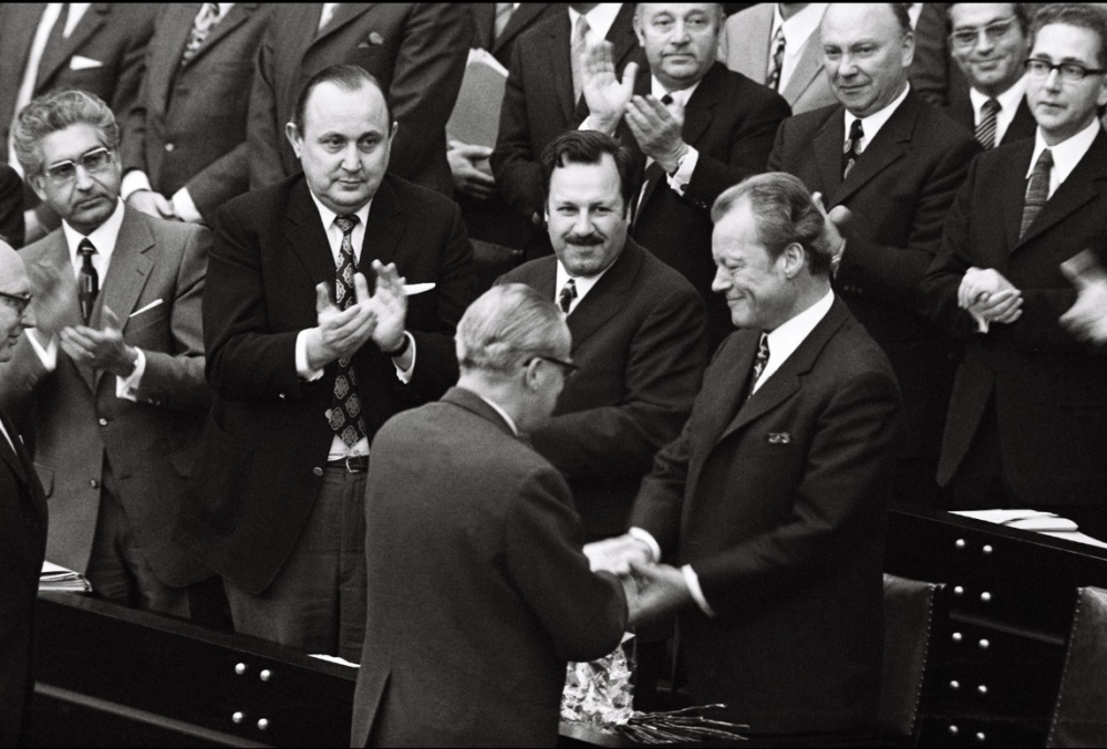 Foto: Bundestag gratuliert Willy Brandt zum Friedensnobelpreis 1971