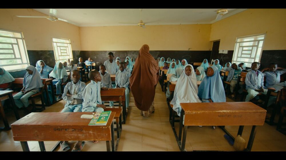 Filmstill Mothers of Chibok - Ansicht einer Schulklasse