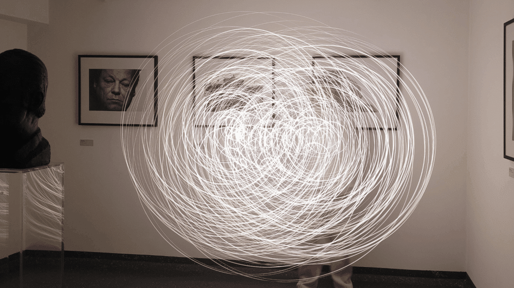 Lightpainting in einem Ausstellungsraum